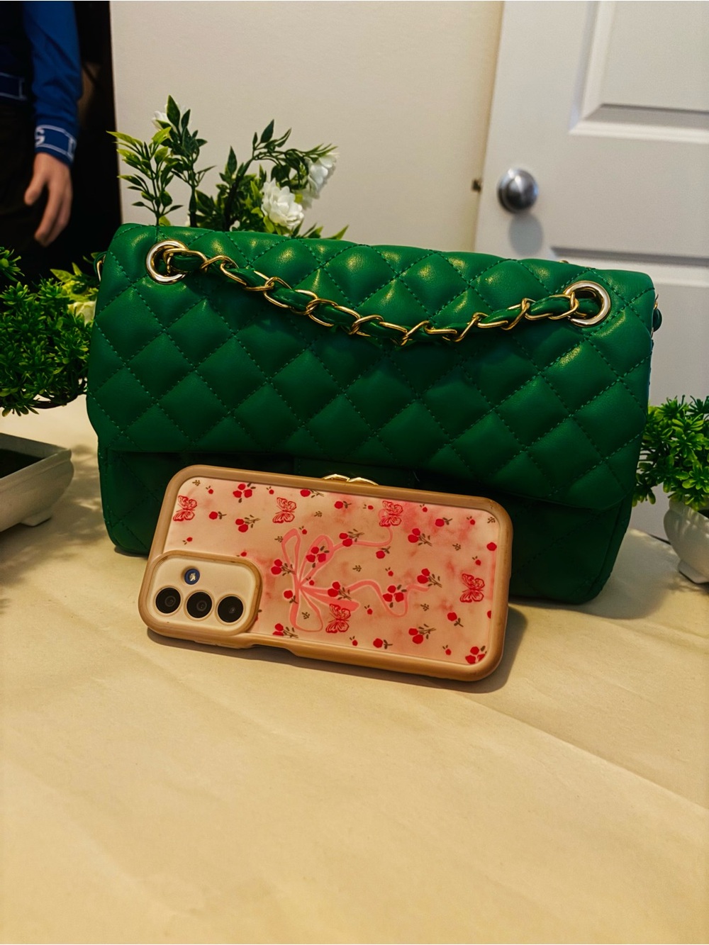 Quilted Green Chain-Handle Shoulder Bag - Picture 2 of 3
